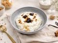 Orez cu lapte si dulceta de cirese