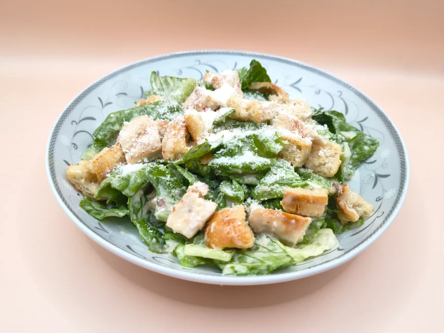 Salată Caesar cu Pui