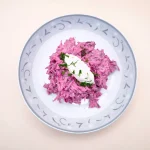 Salată de sfeclă roșie cu iaurt grecesc